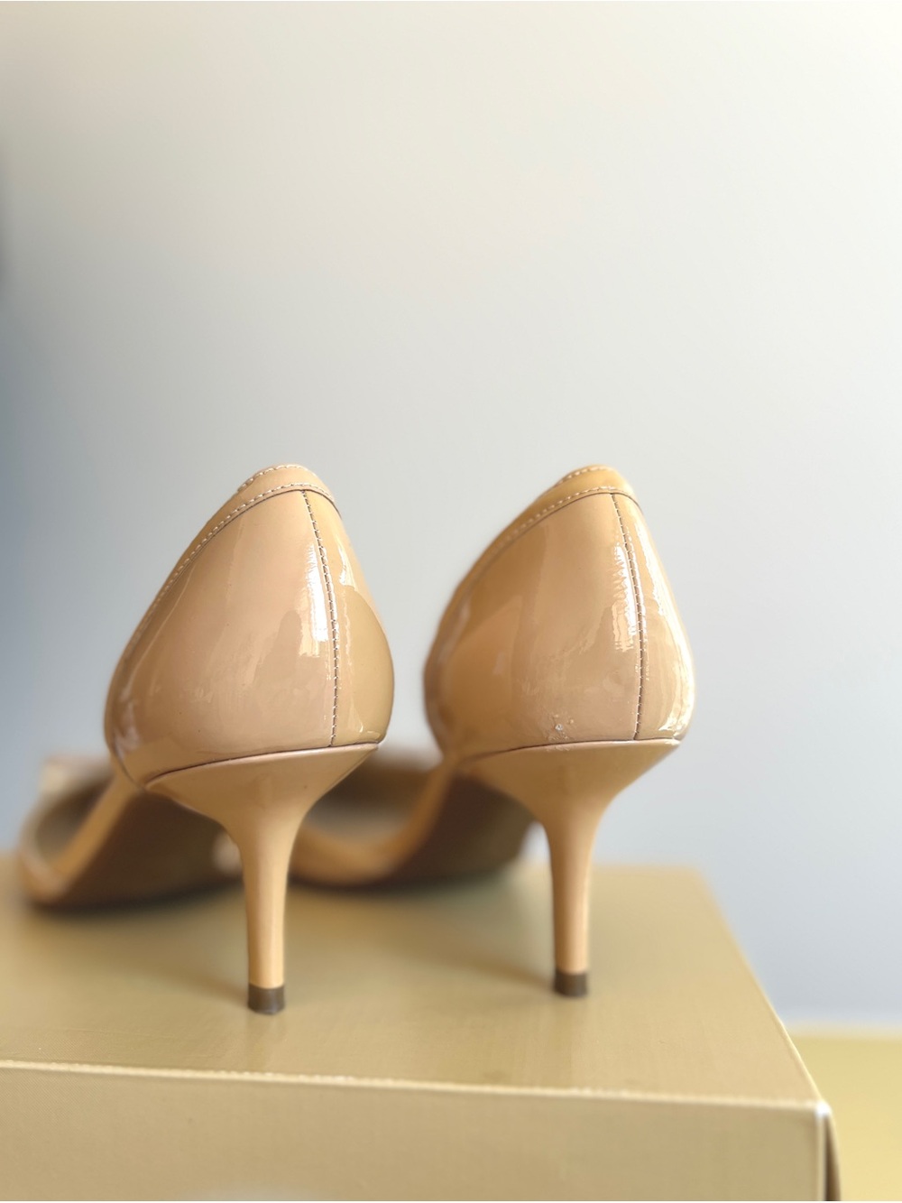 Michael Kors Nude Patent Pointed Toe D'Orsay Flats with Bow - Picture 4 of 4